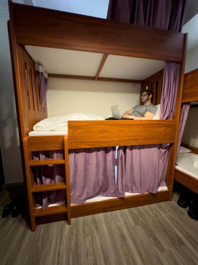 Business Backpackers Jbr Hostel Dubai Exterior photo